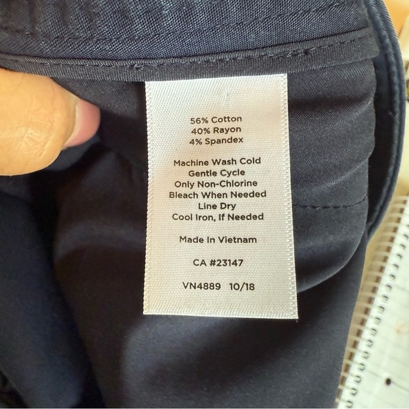 Talbots | Navy Hampshire Ankle Navy Trousers | Sz 10 - Picture 6 of 6